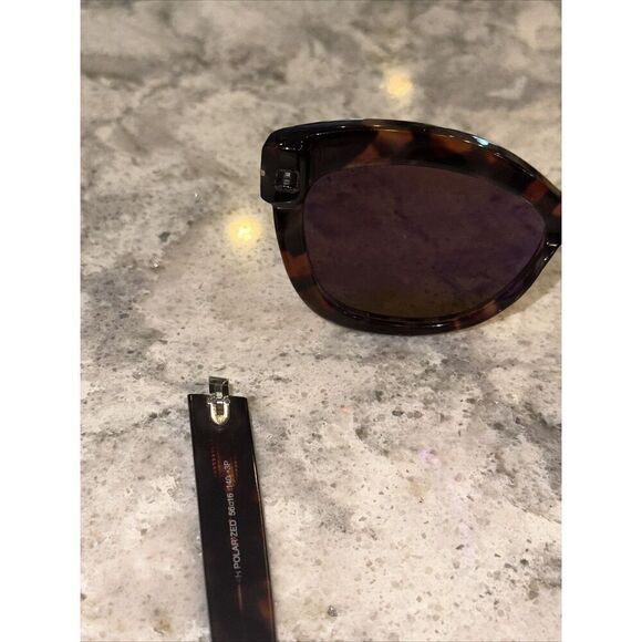 Tom Ford Sunglasses – Brown Gradient Polarized Lenses – For Parts or Repair main image 4
